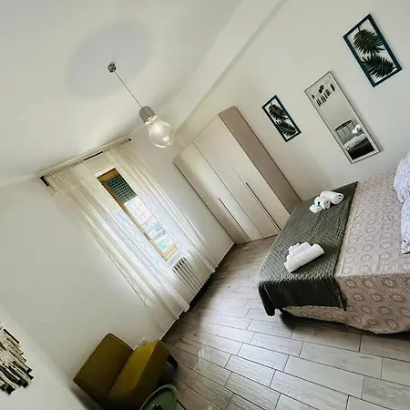 Binario 251 Stazione Tiburtina Apartment